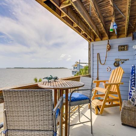 Beachfront Cedar Key Retreat With Pool Access! Exterior photo